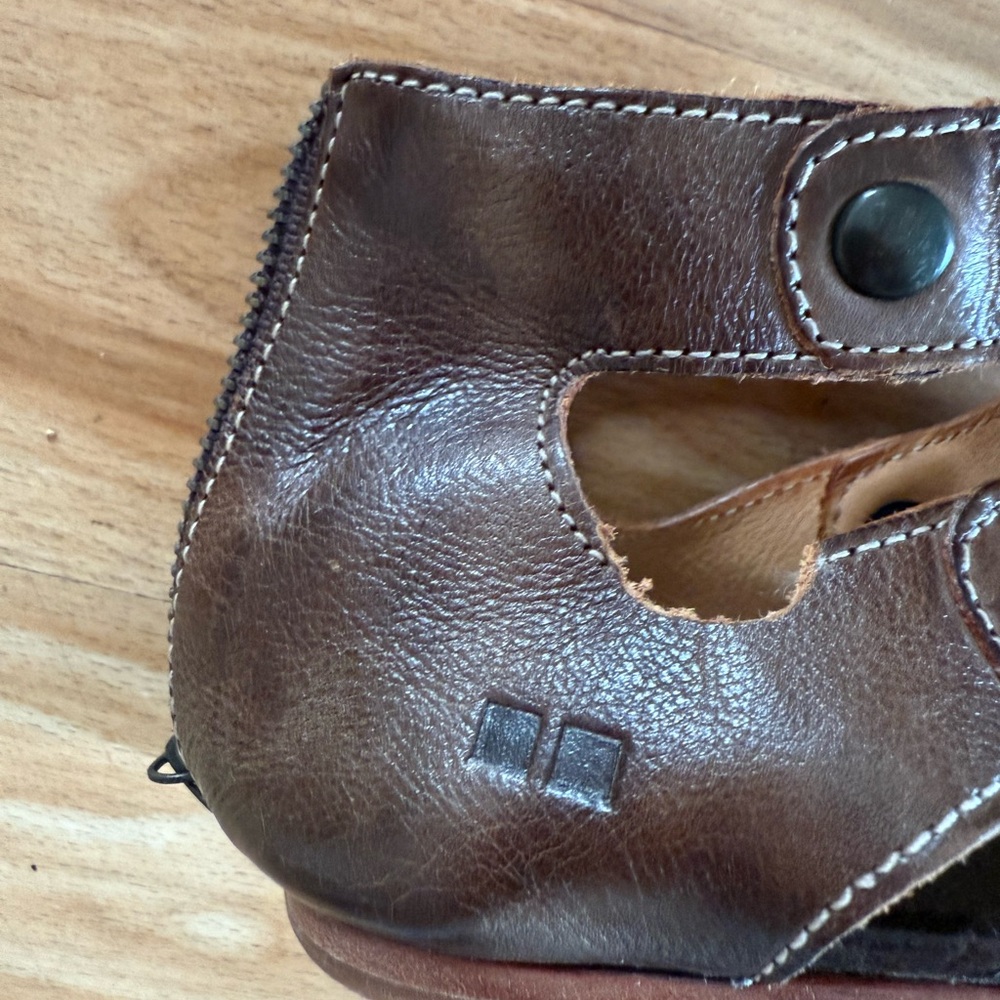Super Cute Bed Stu Soto Distressed Rustic Taupe Brown Sandals - Sz 8 - Picture 2 of 10